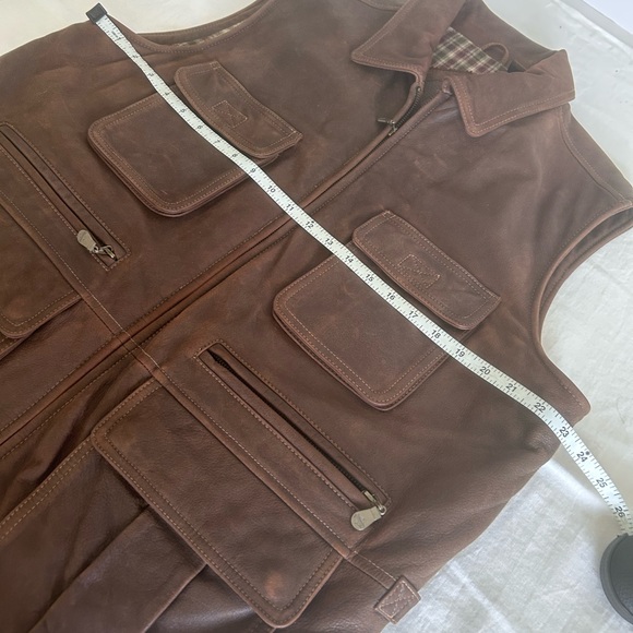 Roundtree & Yorke Brown Outdoor Vest - Picture 12 of 16
